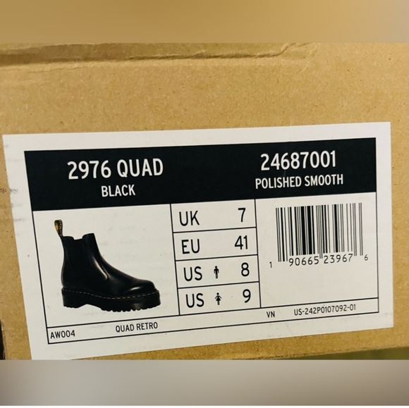 BRAND NEW Dr. Martens 2976 Quad Chelsea Boot